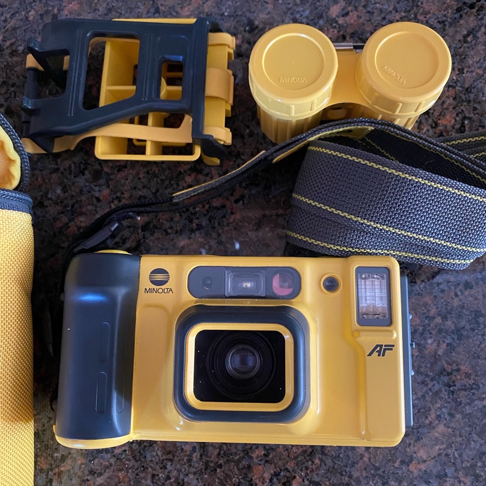 Minolta vintage underwater camera. Needs repair.
